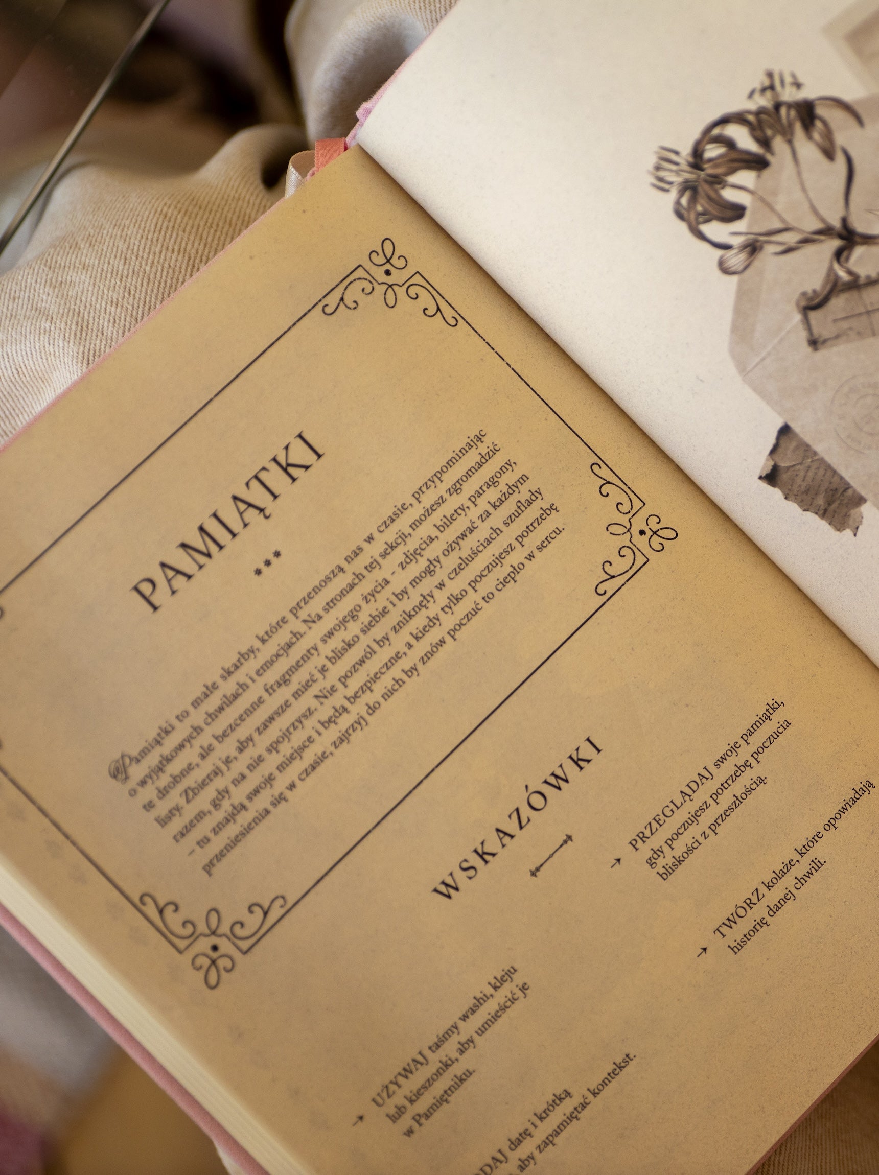 Pamiętnik otwarty na sekcji "Pamiątki"