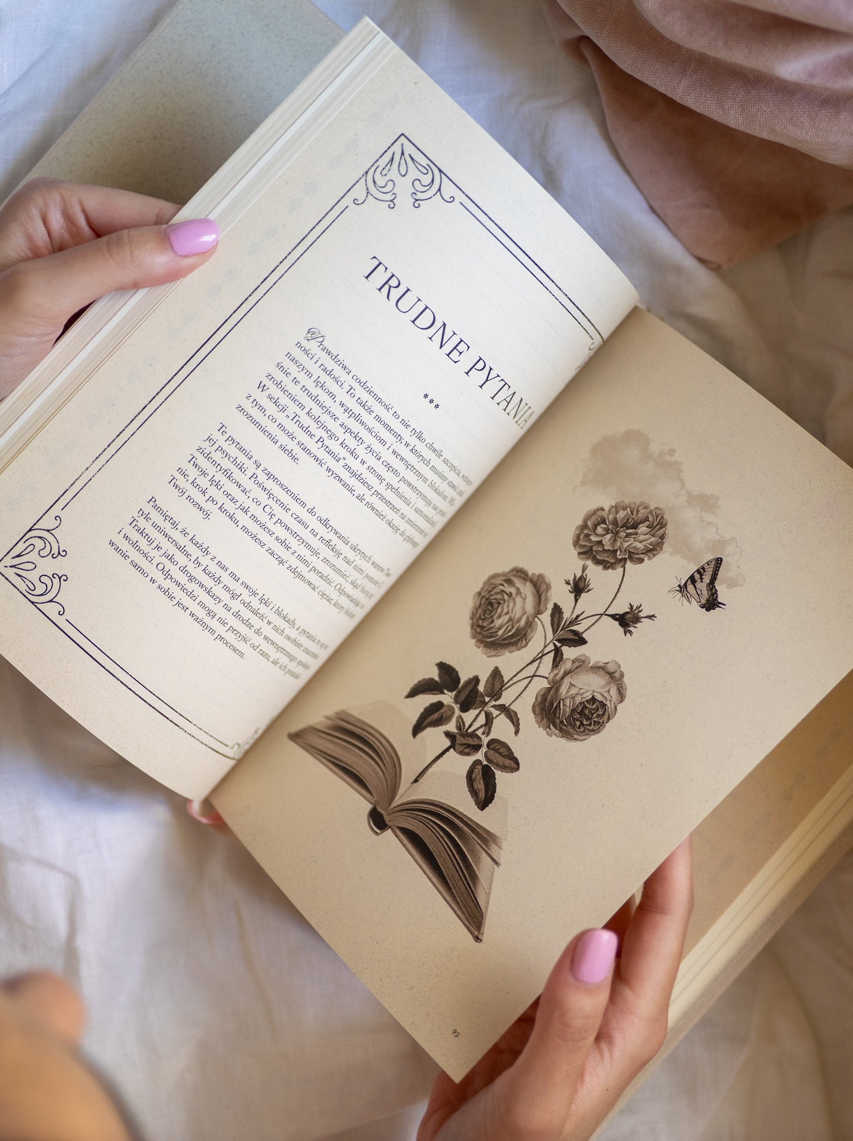 Pamiętnik otwarty na skecji "Trudne pytania"