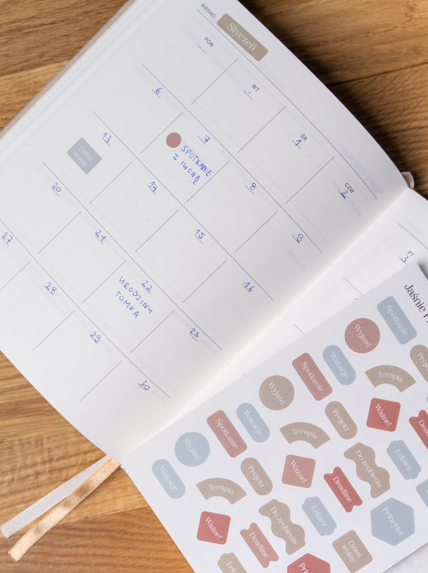 Planer Jaśnie Plan z wypełnionym wnętrzem i nakljekami